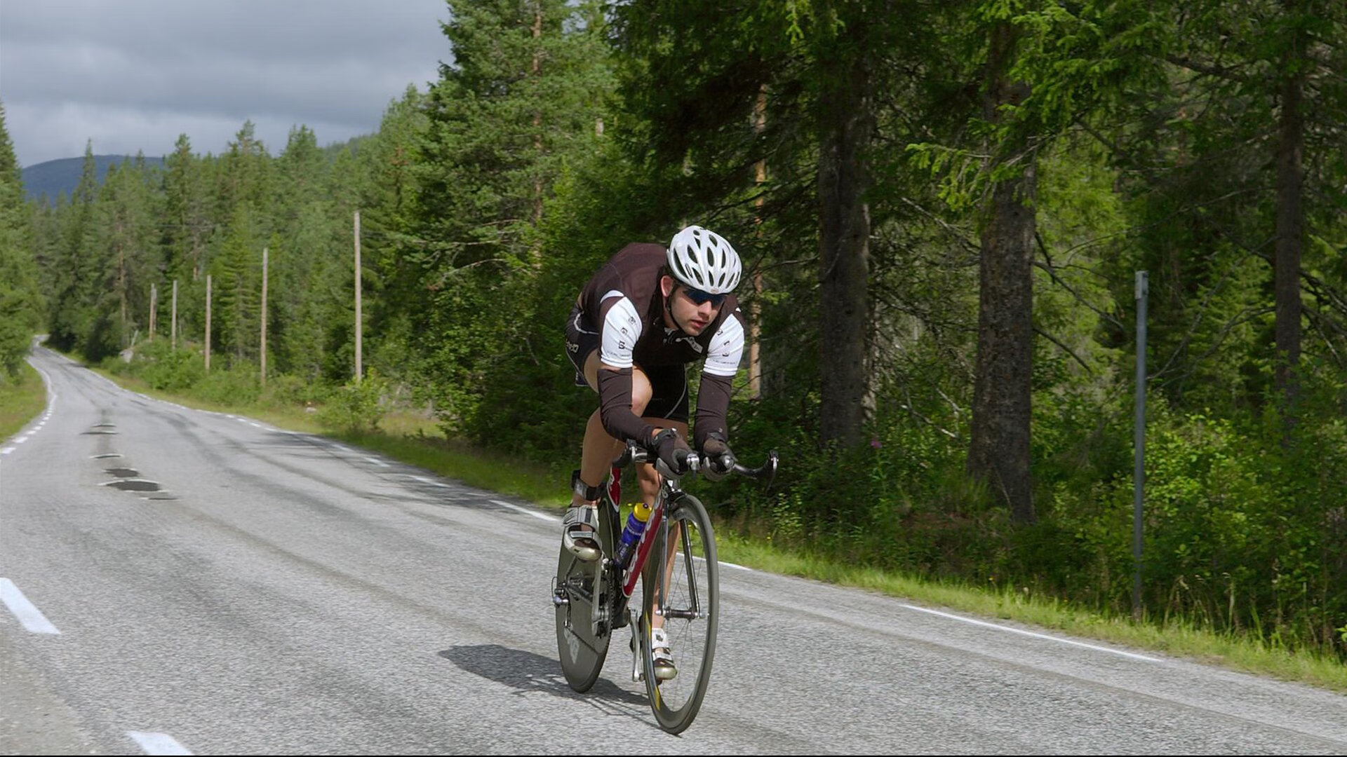 赛后采访：李明表示“团队合作是胜利关键”！